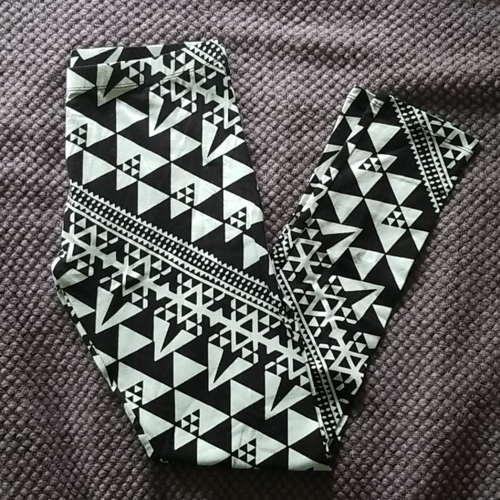 🛍Large Aztec Tribal Light Mint Leggings NWOT